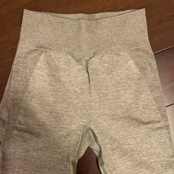 Gym shark seamless leggings khaki/pink - Picture 3 of 3